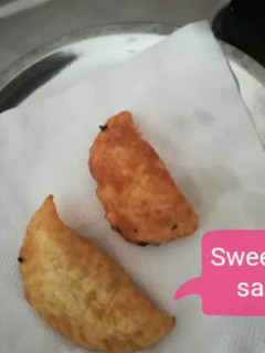 ஸ்வீட் கேரட் பண்ணீர் சமோசா செய்முறை முக்கிய புகைப்படம்