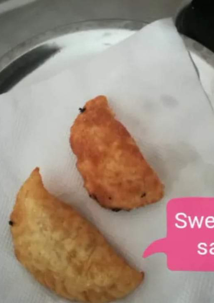 ஸ்வீட் கேரட் பண்ணீர் சமோசா செய்முறை முக்கிய புகைப்படம்