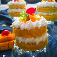 A picture of Mango Mini Cake with frosting.