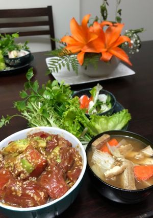 Una foto de Hawaiiano Poke Japonés POKI-DON🌺🇺🇾🇯🇵ハワイアンポキ丼