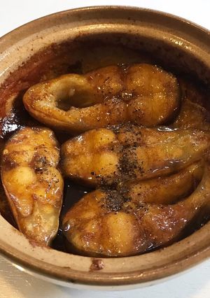 Hình của món Cá hú kho tộ.