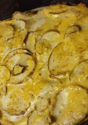 A picture of Cheesy potatoes.