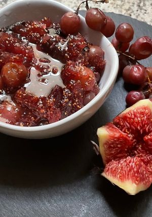Une photo de 🪵🪹CHUTNEY🍂MI-FIGUES🧆MI-RAISIN🍇