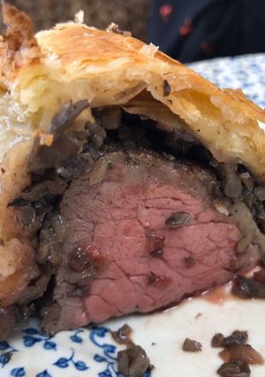 A picture of Beef wellington.