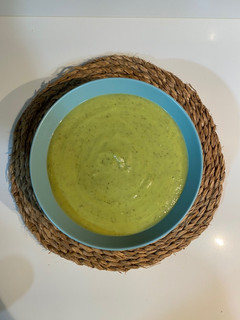 Una foto de Crema de calabacín con quesitos