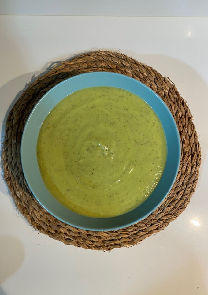 Una foto de Crema de calabacín con quesitos