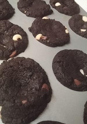 A picture of Triple Chocolate Peanut Butter Fudge Cookies.
