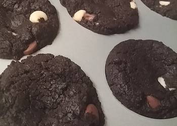 How to Make Yummy Triple Chocolate Peanut Butter Fudge Cookies