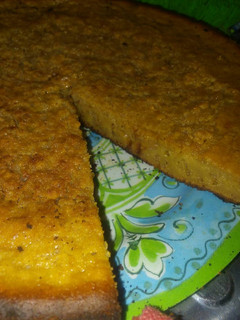 Una foto de Torta húmeda de banana y dulce de leche