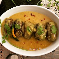 Bharwan Parwal Kadhi (Stuffed Pointed Gourd in Yoghurt Sauce) A picture of Bharwan Parwal Kadhi (Stuffed Pointed Gourd in Yoghurt Sauce).
