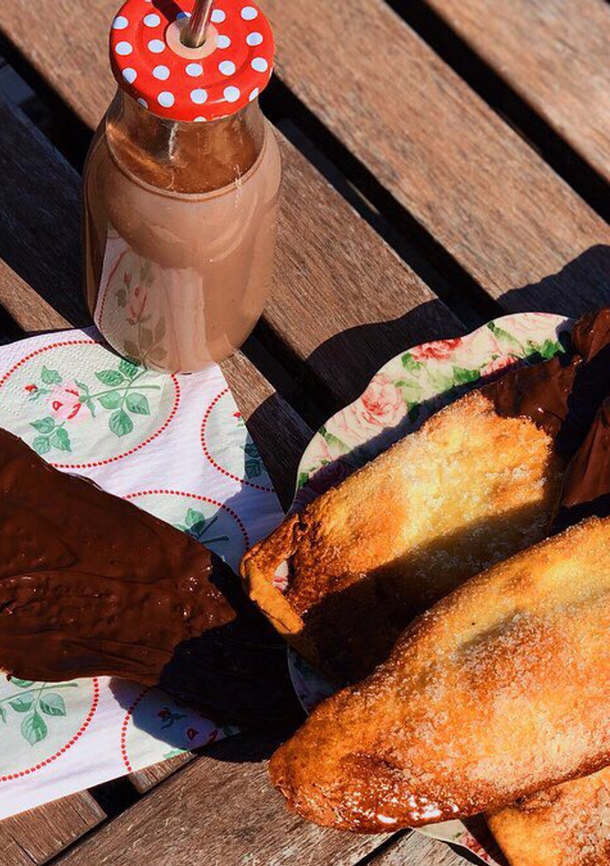 Una foto de “Coca de vidre” con chocolate