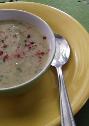 "Csicseriborsós"medvehagyma krémleves recept fotója