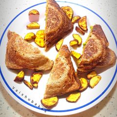 A picture of Paneer Potato Sandwich.