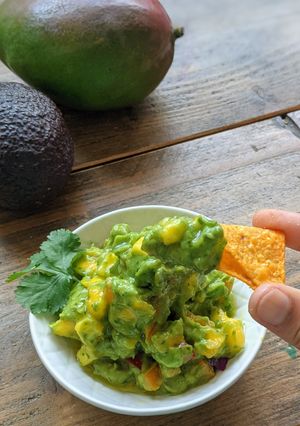 A picture of Chunky Mango Guacamole.