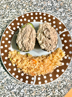 Una foto de Aguacates rellenos 🥑