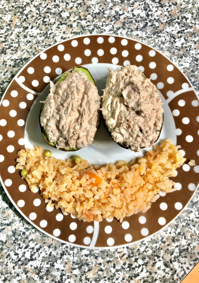Una foto de Aguacates rellenos 🥑