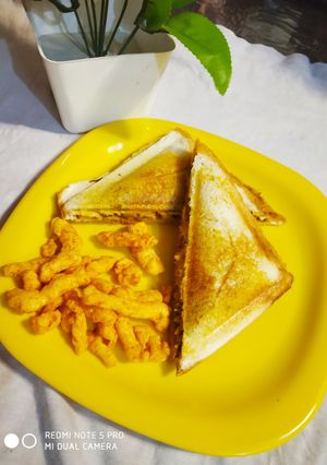 A picture of Leftover gobhi matar veggie Sandwich.