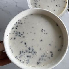 A picture of Black sesame pudding.