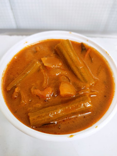 முருங்கைக்காய் புளிக்குழம்பு(murungaikai puli kulambu recipe in tamil) செய்முறை முக்கிய புகைப்படம்