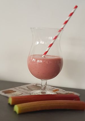 Une photo de °Smoothie minceur fraise/rhubarbe°