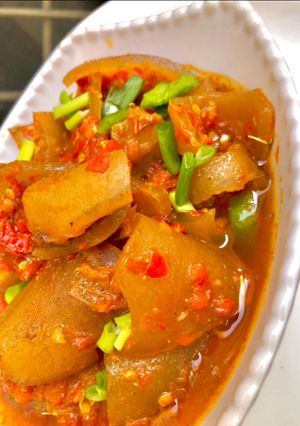 A picture of Spicy Pomo sauce.
