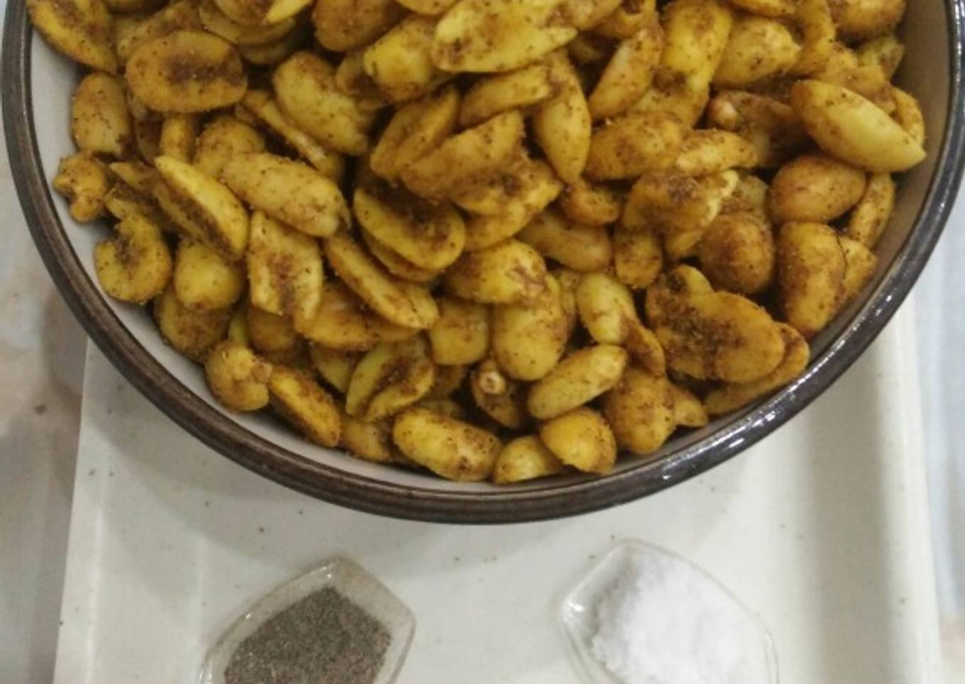 Pepper Roasted Peanuts