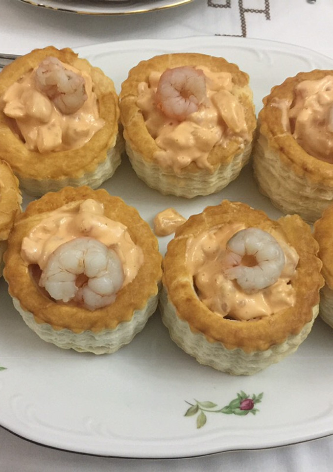 Una foto de Tartaletas de piña y gambas