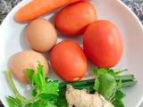 Sup tomat + telur lezat untuk orangtua dan anak
