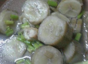 Hình của món Chuối lùn hầm xương.