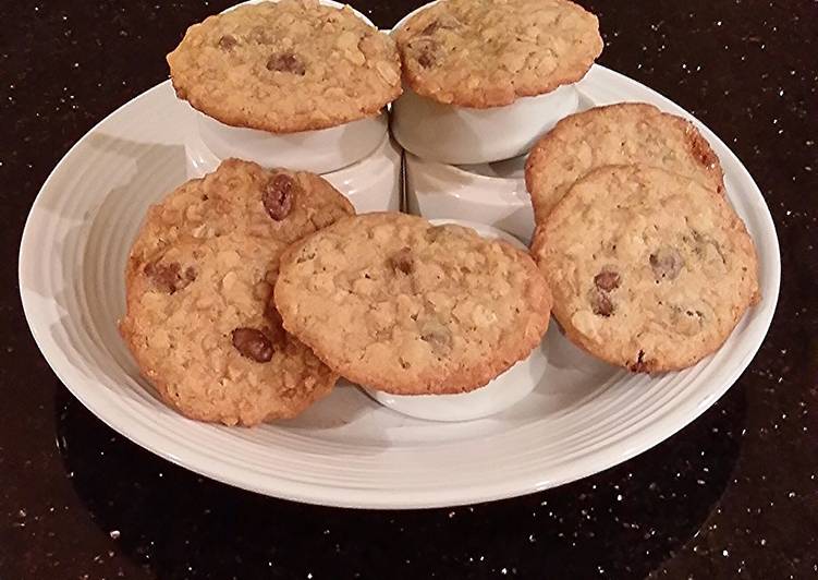 Simple Way to Prepare Award-winning Toffee Oatmeal Cookies