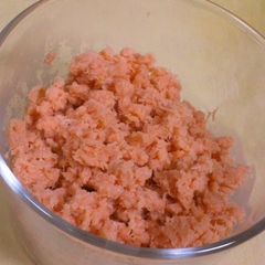 A picture of Fluffy and Simple Salmon Flakes.
