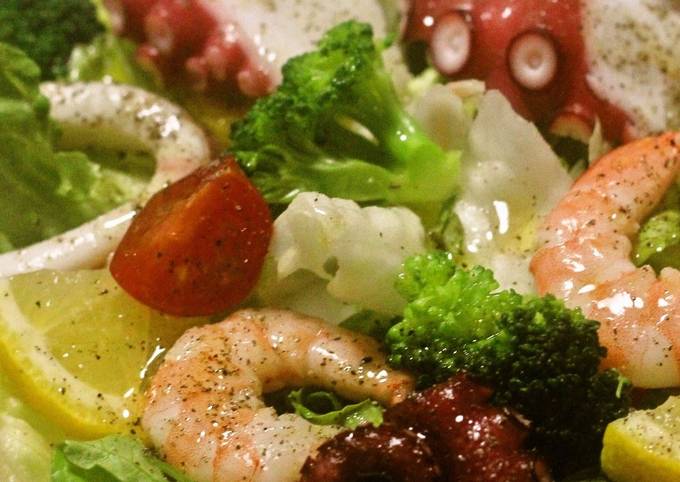 How to Prepare Favorite Seafood Salad ♪