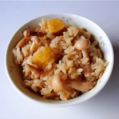 A picture of Sweet Potato and Shimeji Mushroom Mixed Rice.