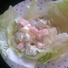 A picture of Mandys salad lettuce cups.