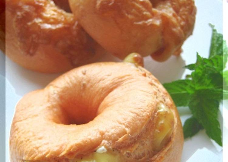 Recipe of Perfect Tomato &amp; Cheese Bagels