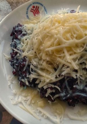 A picture of Black Sticky Rice and Cheese Dessert.