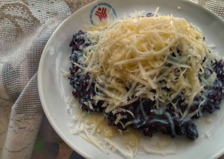 Black Sticky Rice and Cheese Dessert