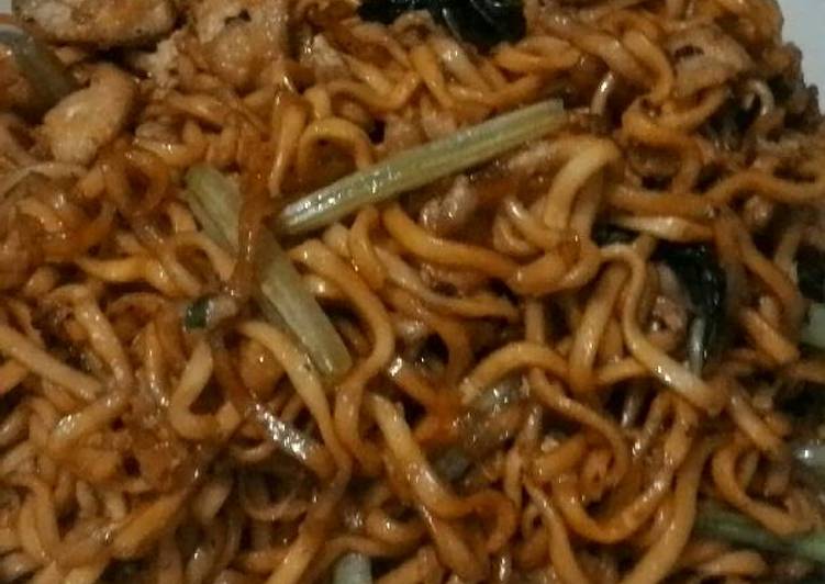 Mie goreng Ayam seadanya...ππ