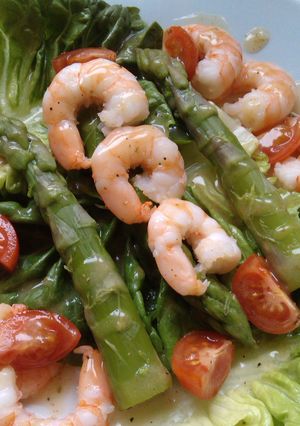 A picture of Vickys Prawn & Asparagus Salad, GF DF EF SF NF.