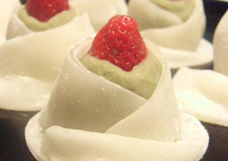 Step-by-Step Guide to Prepare Favorite Strawberry Yuu-Hime Mochi Dumplings