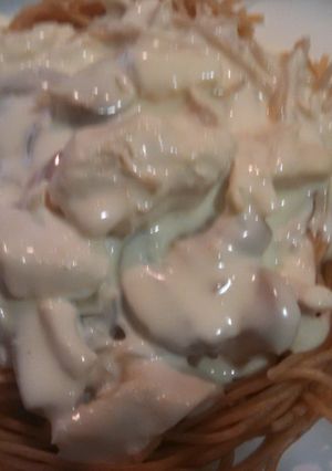 A picture of Chicken Alfredo.