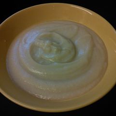 A picture of Irmgards Creamy Cauliflower Soup. Serves 7 & 90 cals per serving. (•ิ_•ิ).