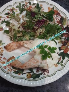 Una foto de Salmón en AirFryer con salsa Mornay