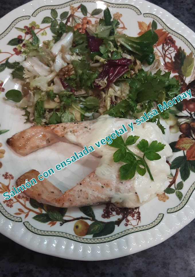Una foto de Salmón en AirFryer con salsa Mornay