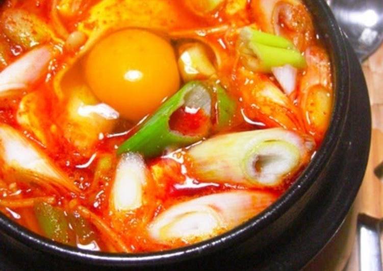 Recipe of Homemade Tasty &amp; Spicy Korean Hot Pot - Sundubu Jjigae