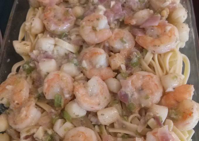 Recipe of Quick Shrimp n Scallop pasta w/ White Wine sauce