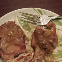 A picture of Pork chops & gravy.