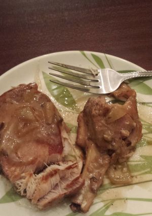 A picture of Pork chops & gravy.
