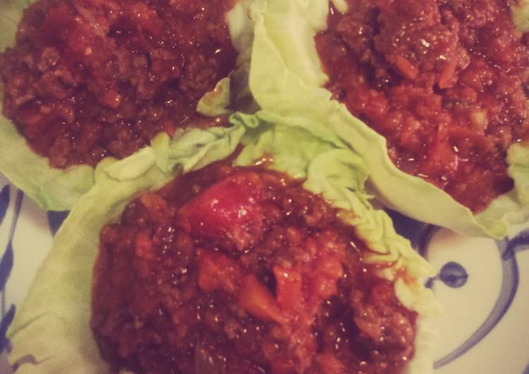 Mince in lettuce cups