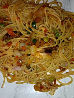 A picture of Stir fry spaghetti.